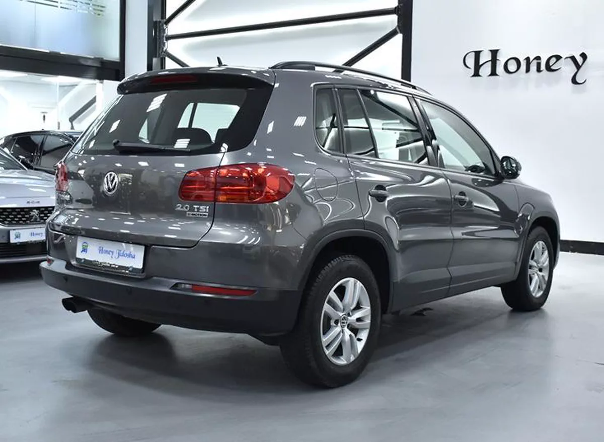 FULL AGENCY SERVICE HISTORY! Volkswagen Tiguan ( 2016 Model ) in Grey Color GCC Specs-1-1
