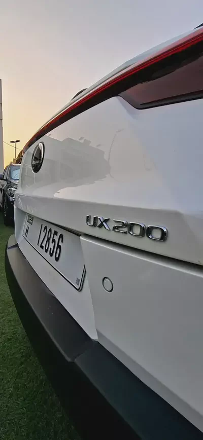 Lexus UX 200 2021 GCC Specs - Pristine Condition-7