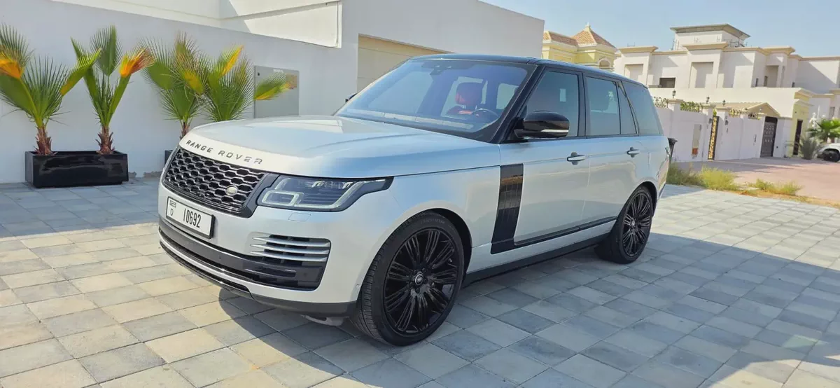 2020-Range Rover Vouge SE V8-Supercharged-Full Option-Excellent condition-Bank Finance Available-1-1