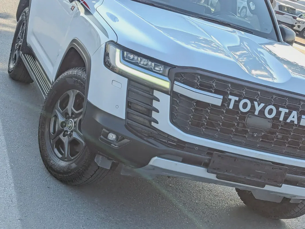Toyota Land Cruiser GR Sport | 3.3L Twin-Turbo V6 Diesel | Full Option | GCC Specs | Luxury 4WD SUV