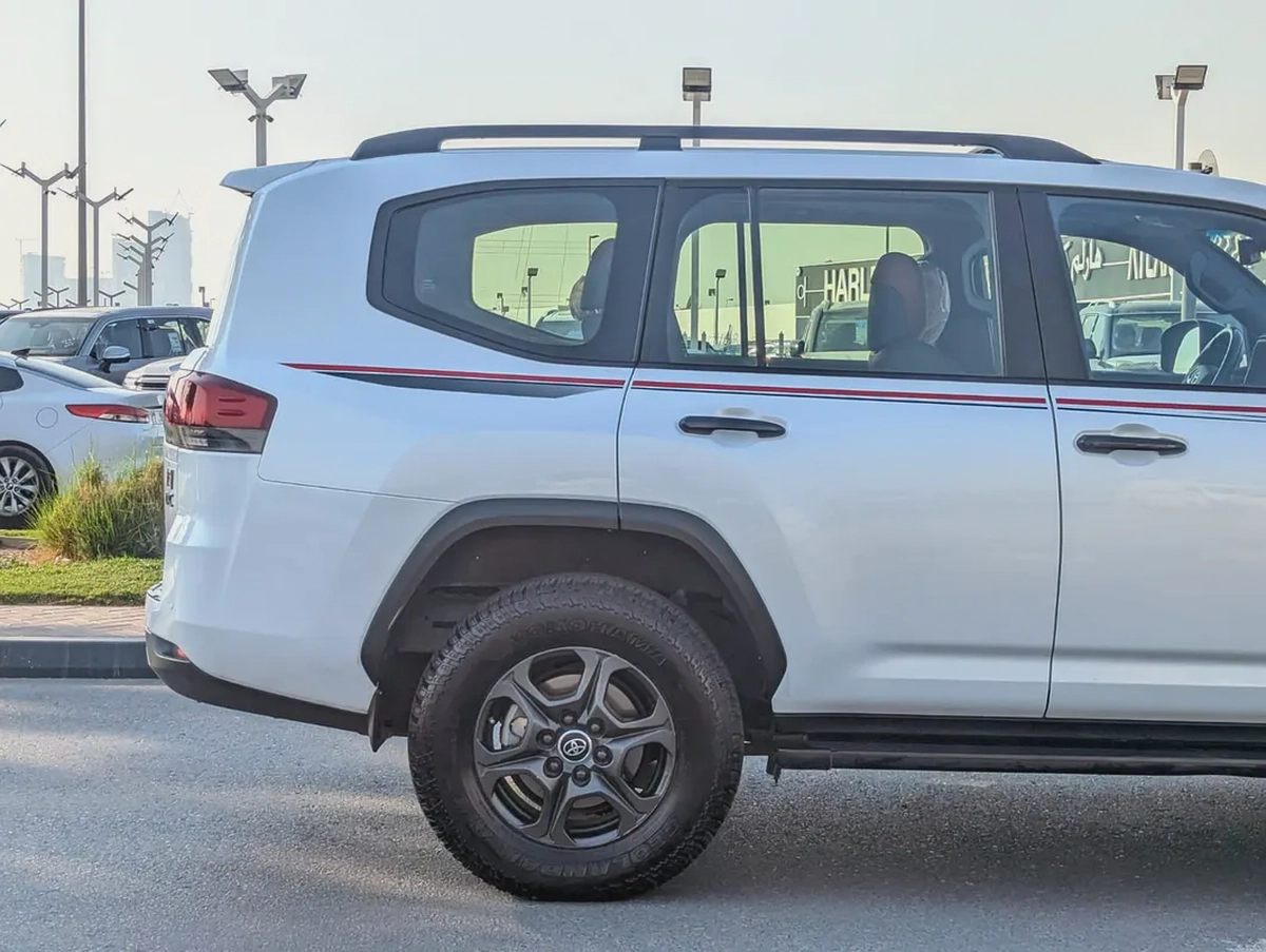 Toyota Land Cruiser GR Sport | 3.3L Twin-Turbo V6 Diesel | Full Option | GCC Specs | Luxury 4WD SUV