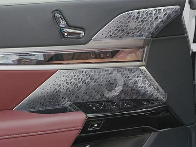 (INCLUDING 5% VAT) 2025 BMW 740i HYBRID PURE EXCELLENCE 3.0L BRAND NEW 0KM-15