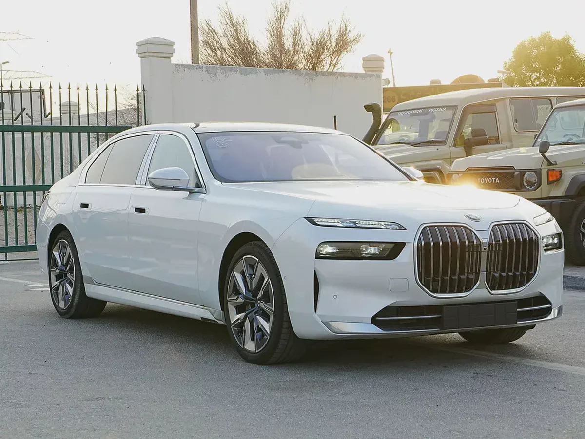 (INCLUDING 5% VAT) 2025 BMW 740i HYBRID PURE EXCELLENCE 3.0L BRAND NEW 0KM-2-2
