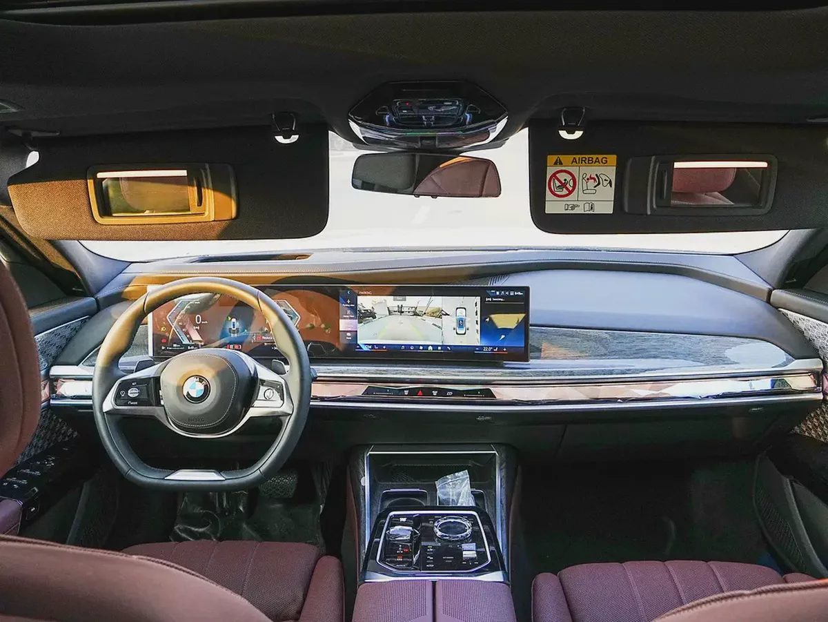 (INCLUDING 5% VAT) 2025 BMW 740i HYBRID PURE EXCELLENCE 3.0L BRAND NEW 0KM-6-6