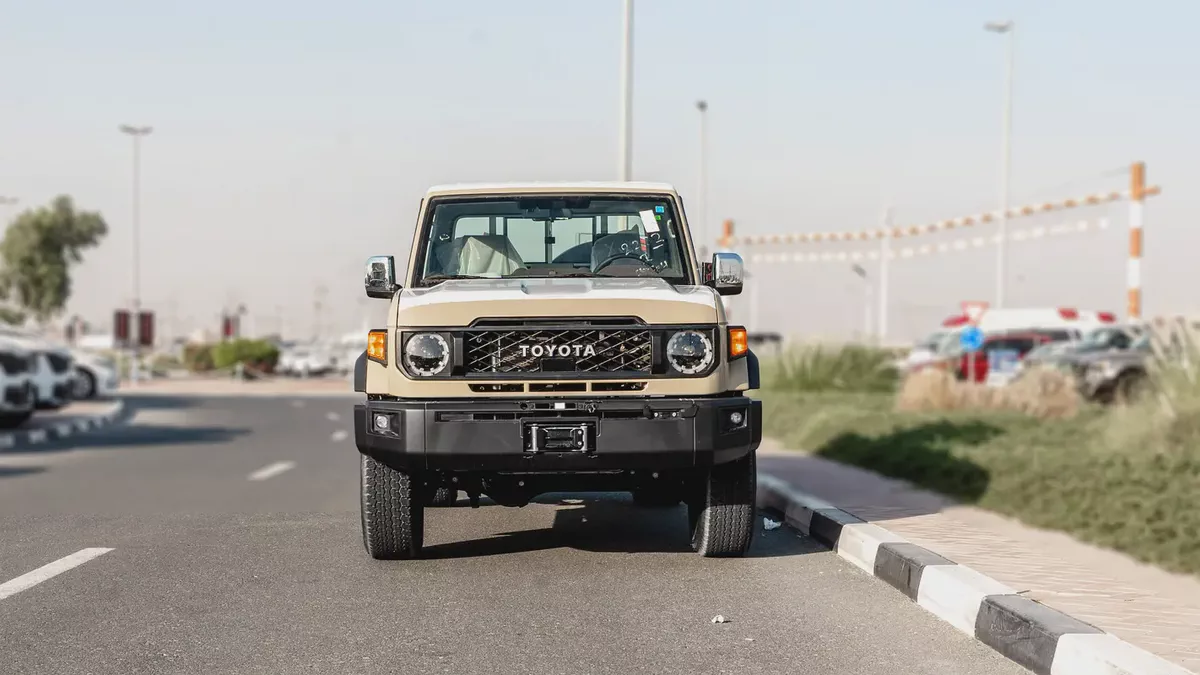 2026 Toyota Land Cruiser LC79 4.0L AT Petrol Full Option (Beige-Brown)-3-3