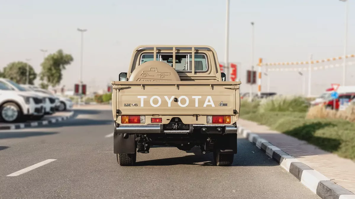 2026 Toyota Land Cruiser LC79 4.0L AT Petrol Full Option (Beige-Brown)-4-4