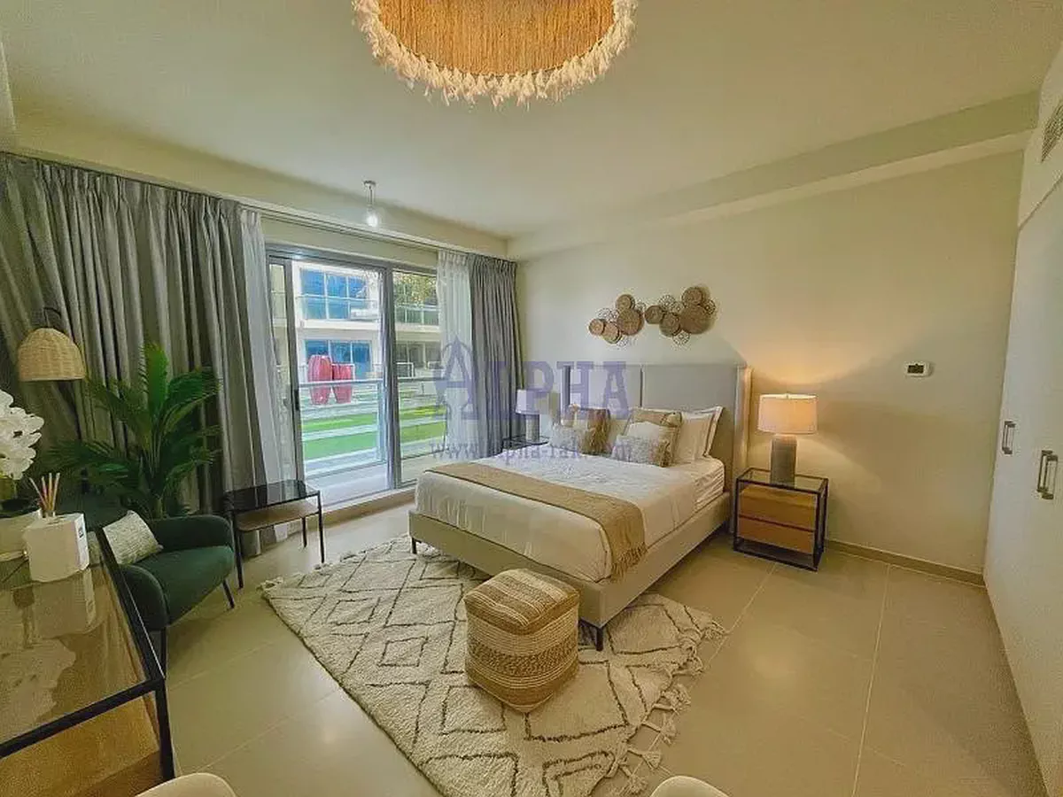 COMMUNITY VIEW| FURNISHED| AMBIENT VIBE