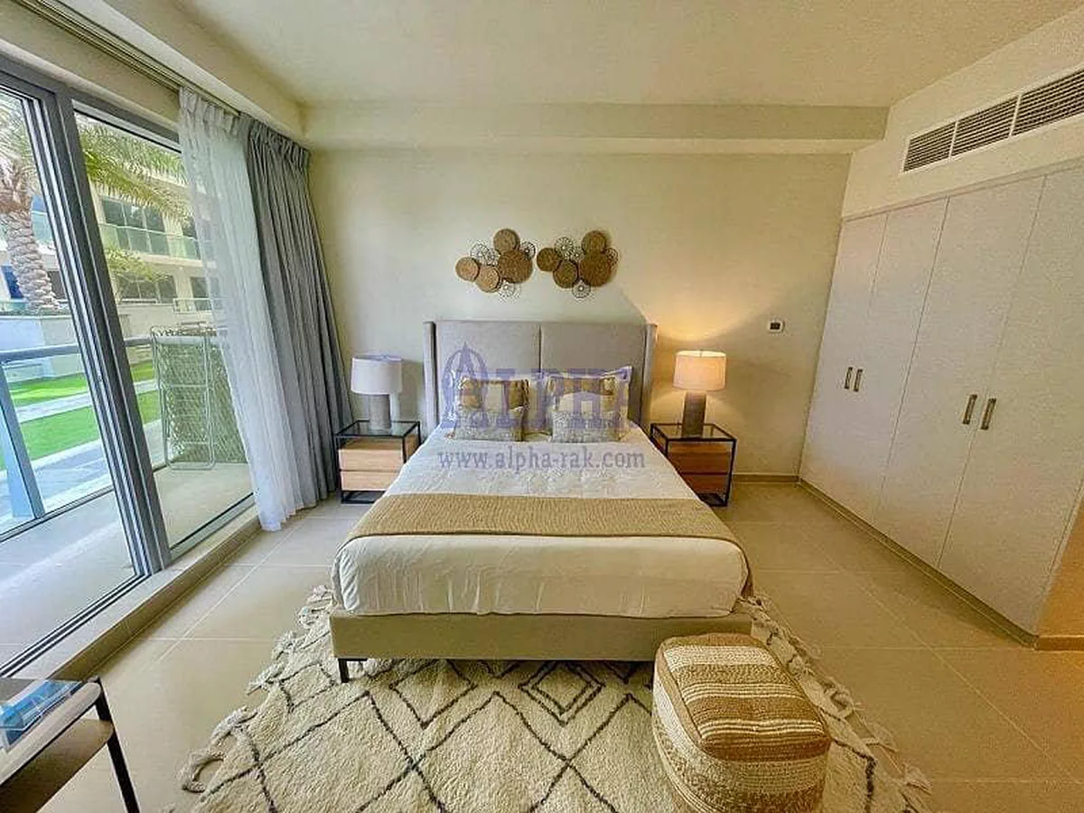 COMMUNITY VIEW| FURNISHED| AMBIENT VIBE-7-7