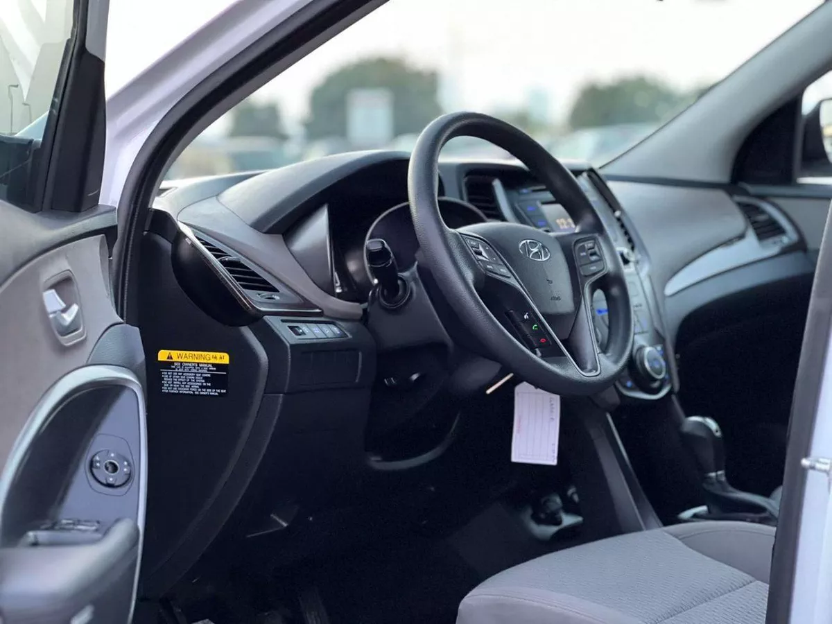Hyundai Santa Fe SPORT 2018 Hyundai Santa Fe 2.4L V4 - Apple Play & Android - Rear Camera - 2 keys-10-0