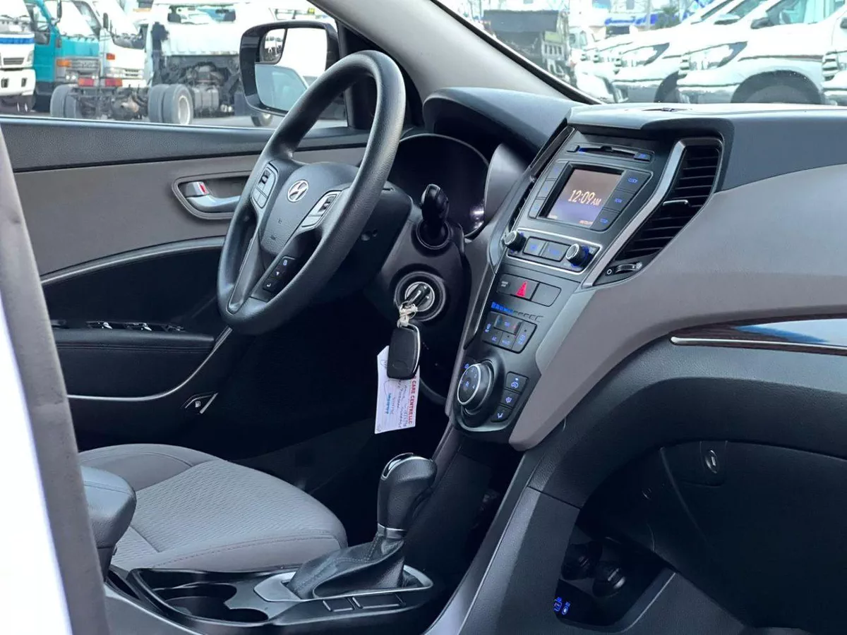 Hyundai Santa Fe SPORT 2018 Hyundai Santa Fe 2.4L V4 - Apple Play & Android - Rear Camera - 2 keys-12-0