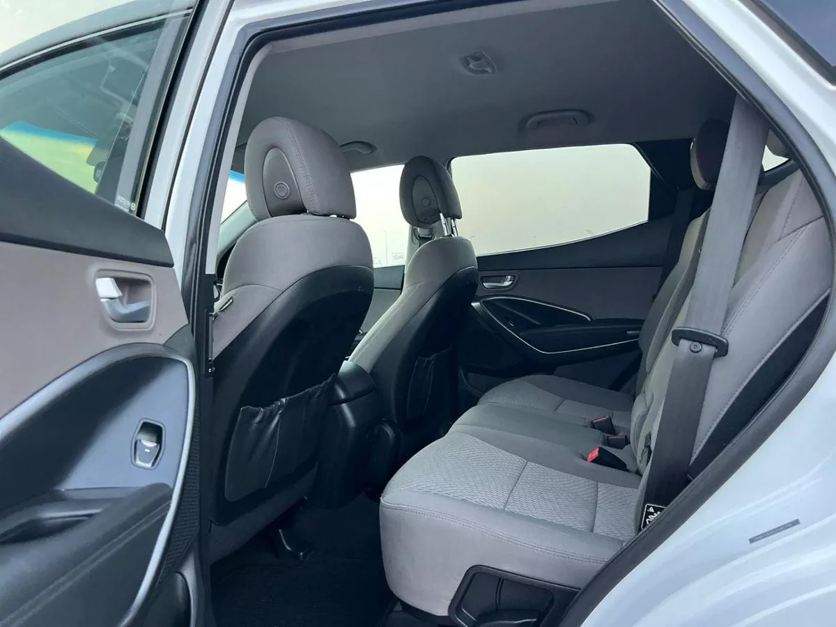 Hyundai Santa Fe SPORT 2018 Hyundai Santa Fe 2.4L V4 - Apple Play & Android - Rear Camera - 2 keys-16-0