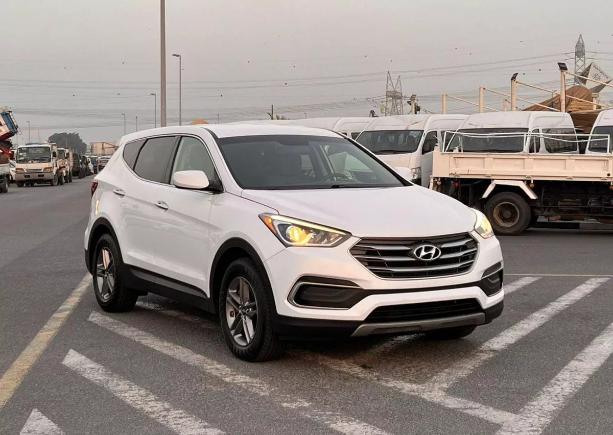 Hyundai Santa Fe SPORT 2018 Hyundai Santa Fe 2.4L V4 - Apple Play & Android - Rear Camera - 2 keys