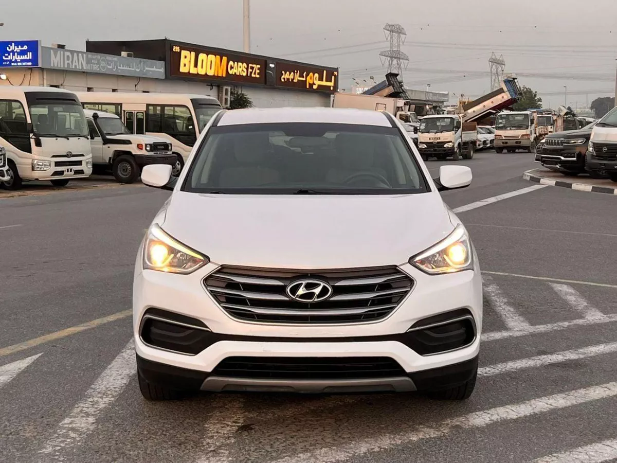 Hyundai Santa Fe SPORT 2018 Hyundai Santa Fe 2.4L V4 - Apple Play & Android - Rear Camera - 2 keys-1-0