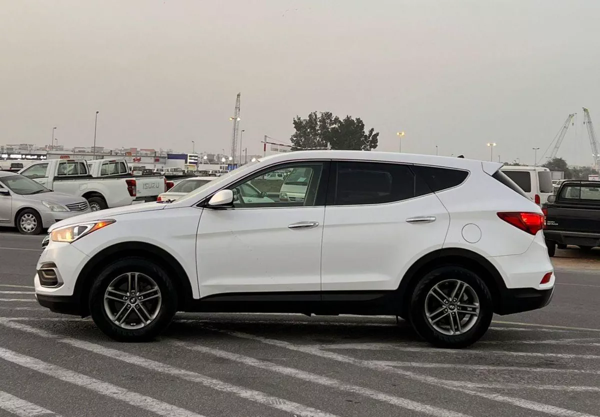 Hyundai Santa Fe SPORT 2018 Hyundai Santa Fe 2.4L V4 - Apple Play & Android - Rear Camera - 2 keys-3-0