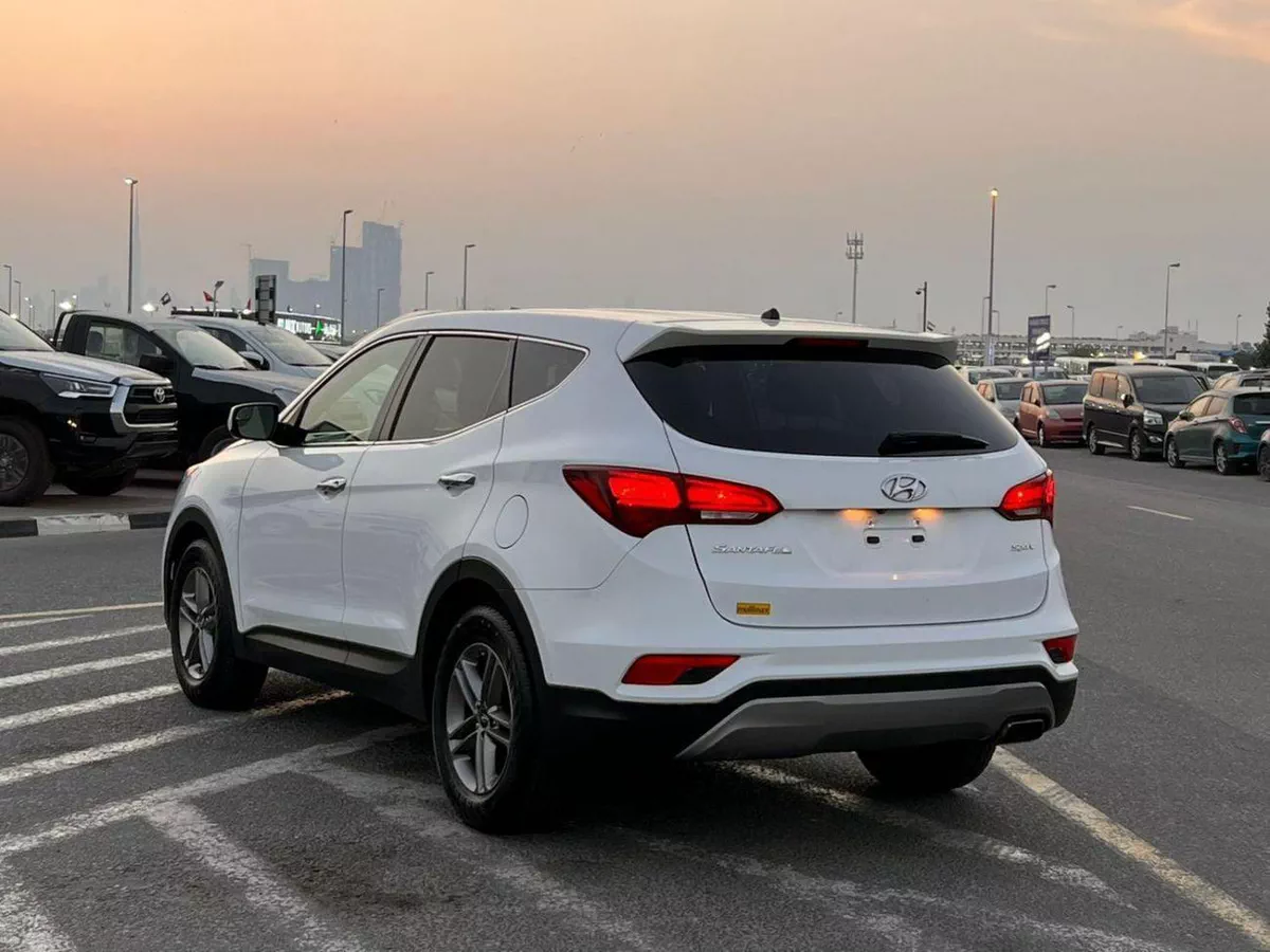Hyundai Santa Fe SPORT 2018 Hyundai Santa Fe 2.4L V4 - Apple Play & Android - Rear Camera - 2 keys-4-0