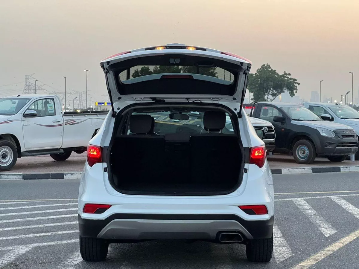 Hyundai Santa Fe SPORT 2018 Hyundai Santa Fe 2.4L V4 - Apple Play & Android - Rear Camera - 2 keys-6-0