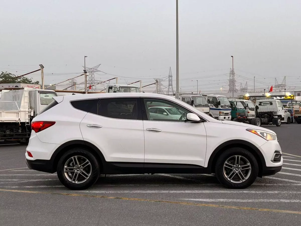 Hyundai Santa Fe SPORT 2018 Hyundai Santa Fe 2.4L V4 - Apple Play & Android - Rear Camera - 2 keys-8-0