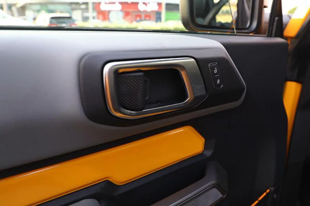 2021 Ford Bronco – 4WD SUV in Yellow-4-4