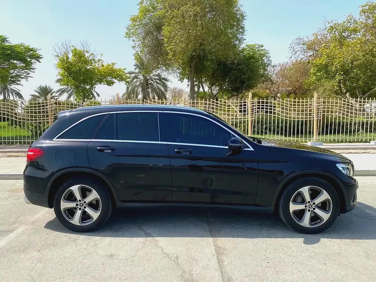 2017 MERCEDES GLC250 low mileage || accident free || single owner-4-4