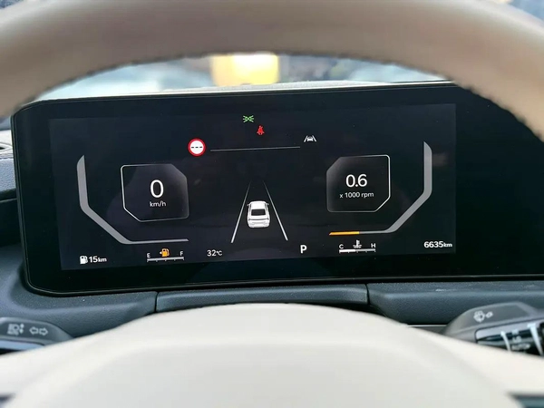 Kia K8 Prestige 2025 - Korean Specs