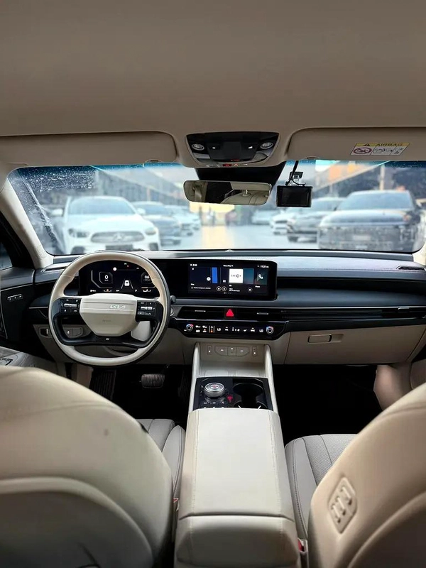 Kia K8 Prestige 2025 - Korean Specs