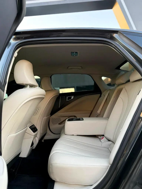 Kia K8 Prestige 2025 - Korean Specs