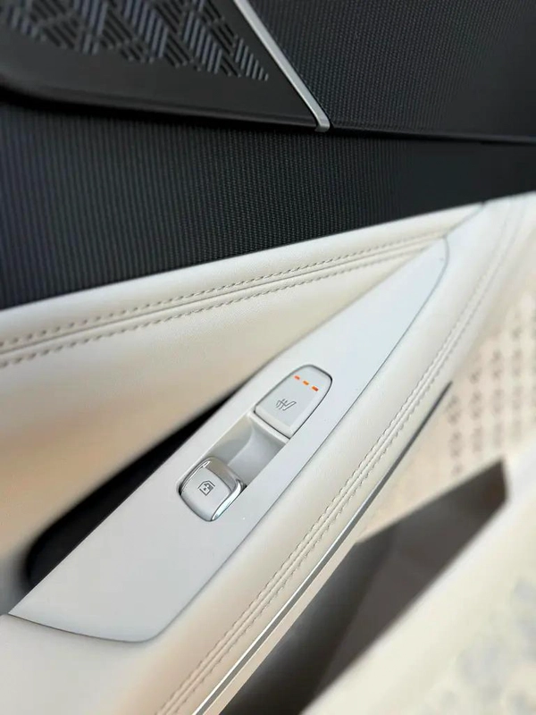 Kia K8 Prestige 2025 - Korean Specs