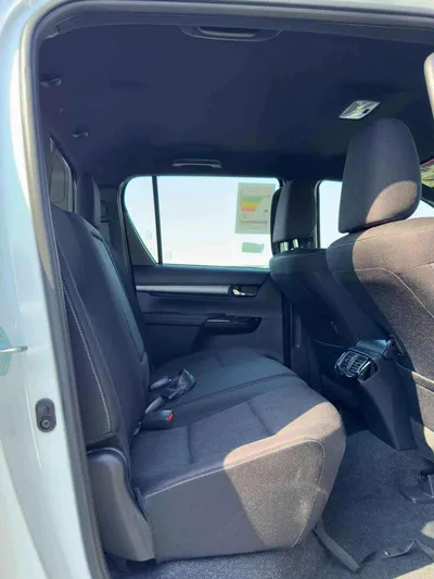 Toyota Hilux ADVENTURE |  4.0L V6 PETROL | 360* CAMERA | PUSH START | REAR A/C | OMAN SPECS | (CODE # 69015)-14