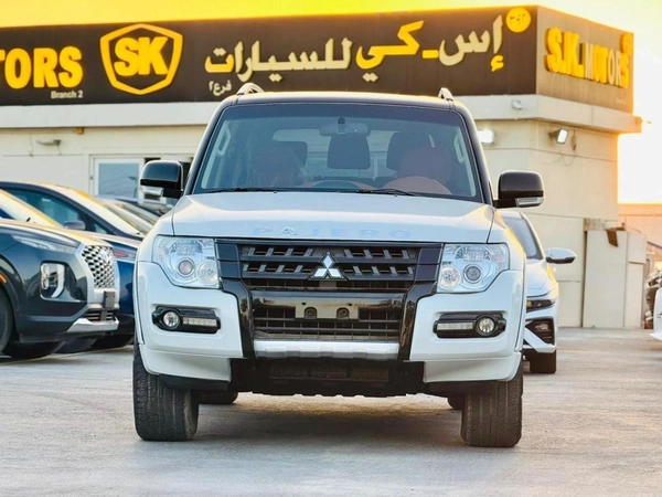Mitsubishi Pajero 3.5L Petrol | RockFord System | Sunroof | Platinum Edition