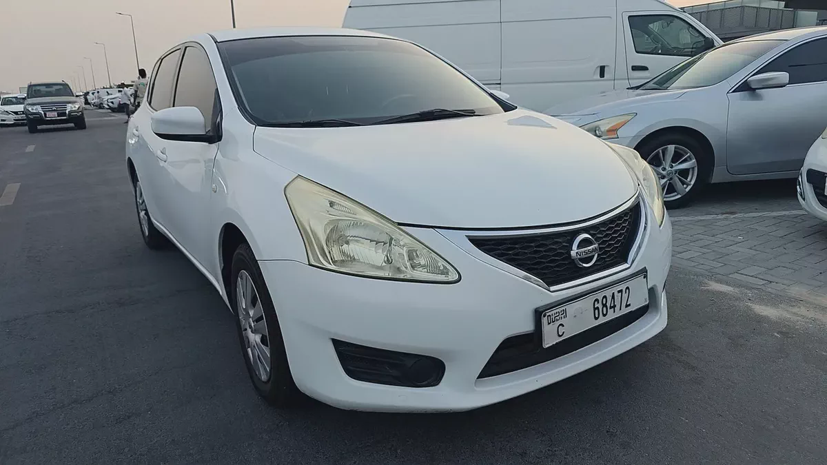 Nissan Tiida GCC | Model 2015 | Excellent Condition | Ready to Drive Well-maintained 2015 Nissan Tii-3-3
