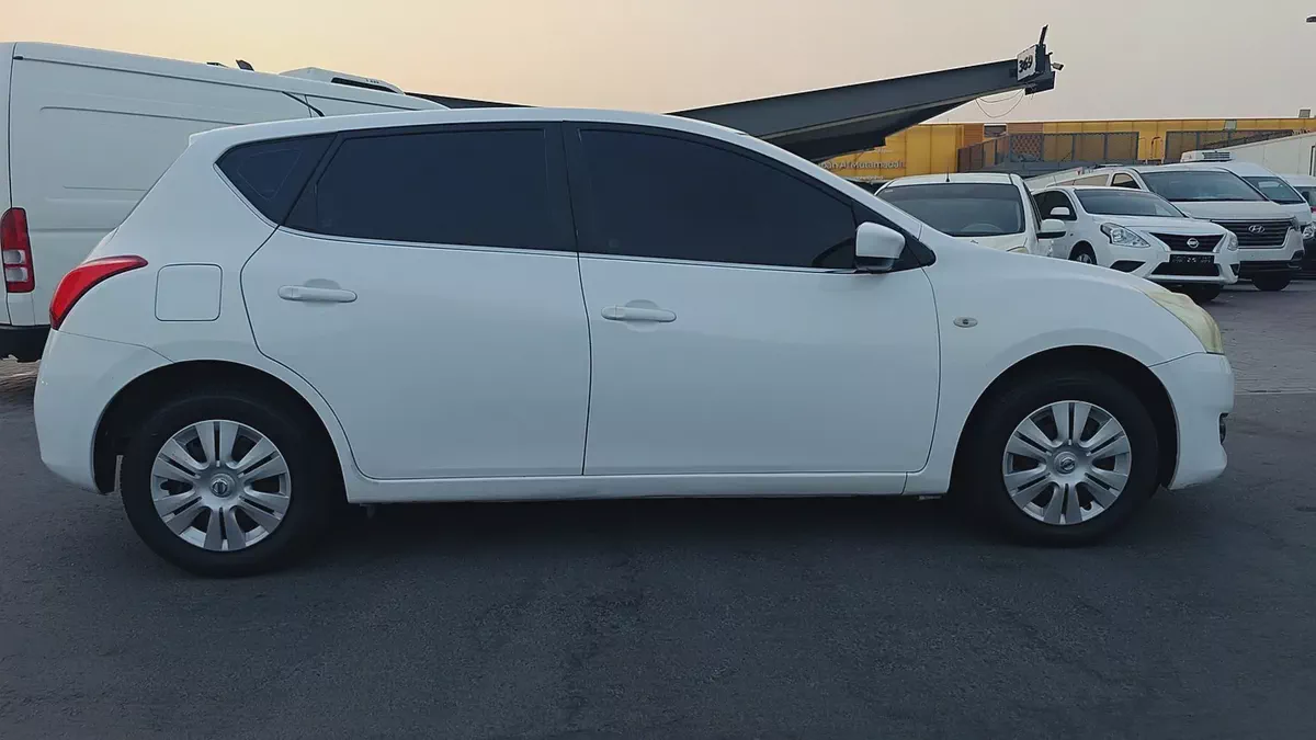 Nissan Tiida GCC | Model 2015 | Excellent Condition | Ready to Drive Well-maintained 2015 Nissan Tii-5-5