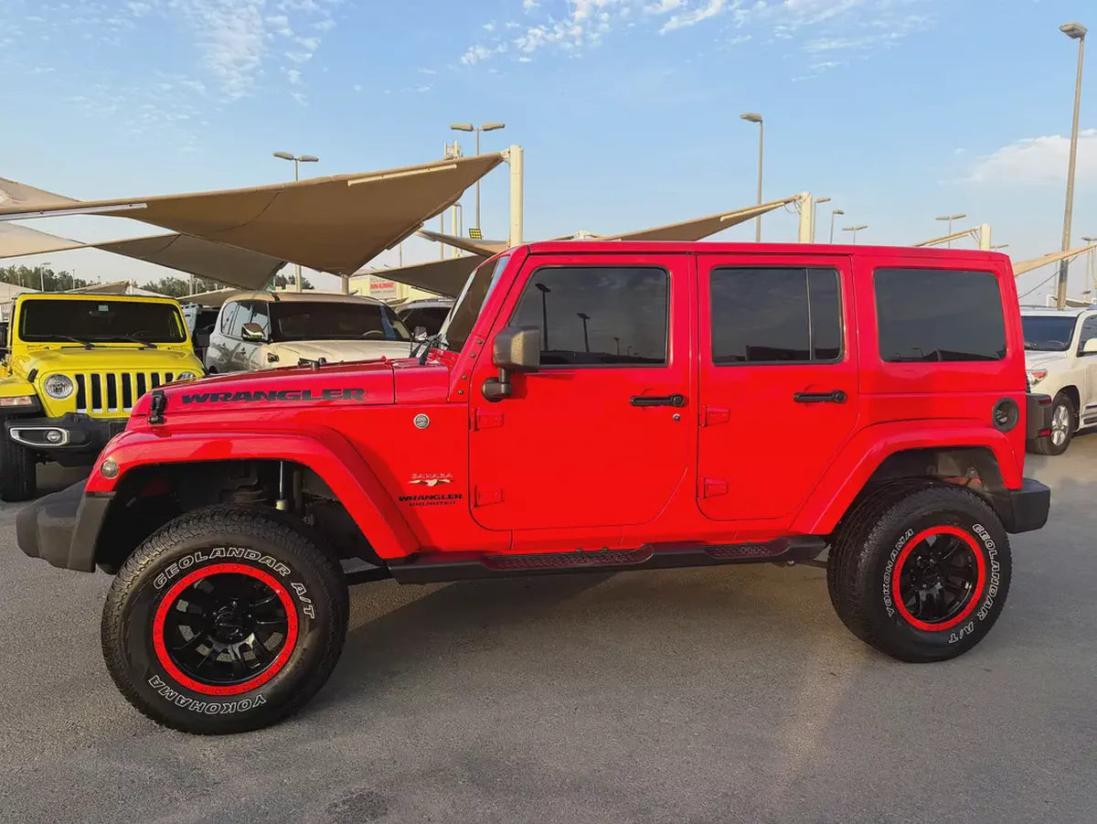 Jeep Wrangler Sahara 2017 - GCC Specs -Well Maintained-10-10