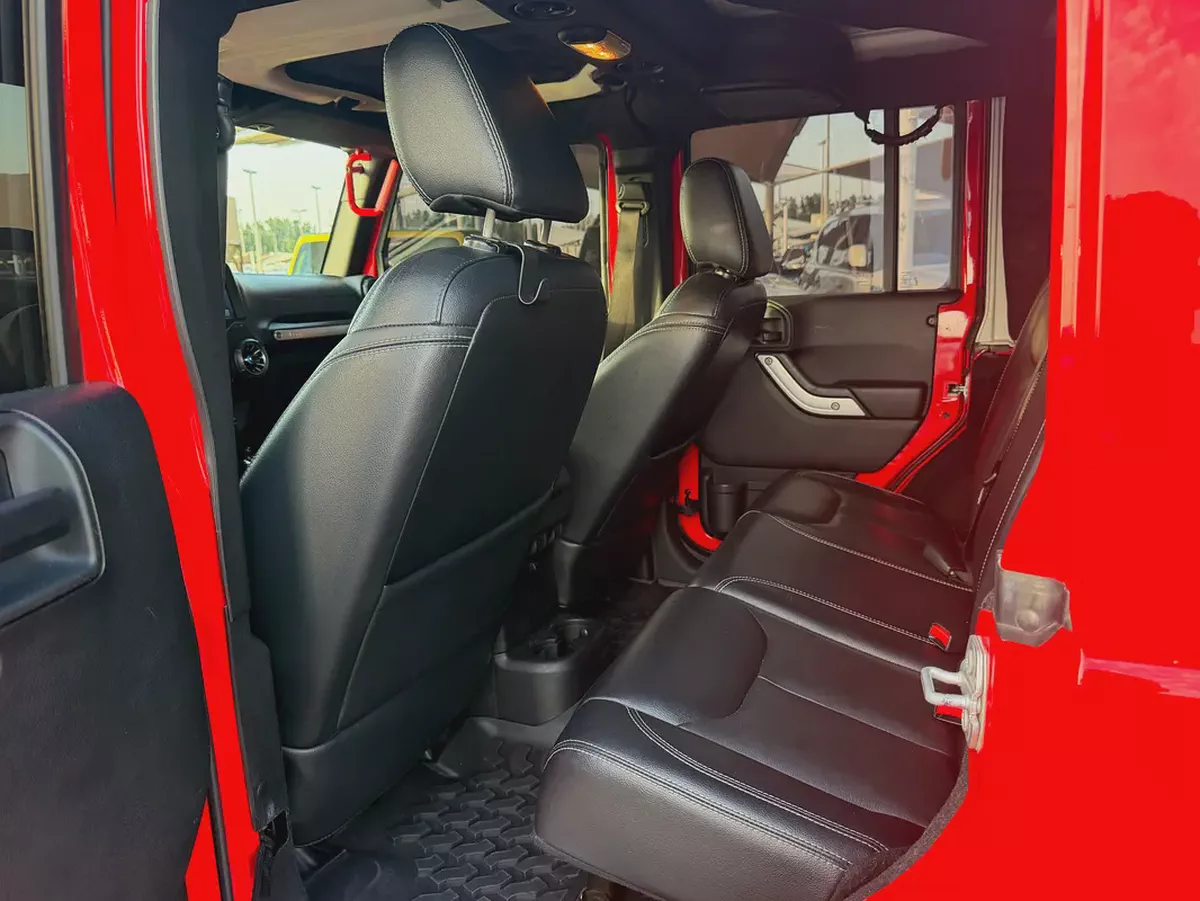 Jeep Wrangler Sahara 2017 - GCC Specs -Well Maintained-16-16