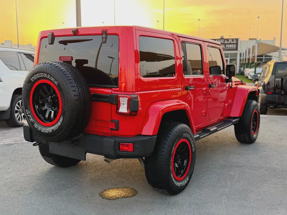 Jeep Wrangler Sahara 2017 - GCC Specs -Well Maintained-7-7