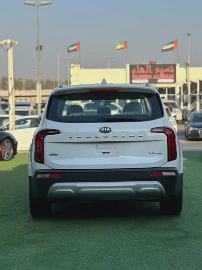Kia Telluride EX | 2020 | GCC | 133,000 km | White / Grey | 7 Seater-3