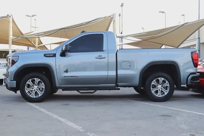 2024 GMC Sierra SLE - GCC Specs - Brand New-3