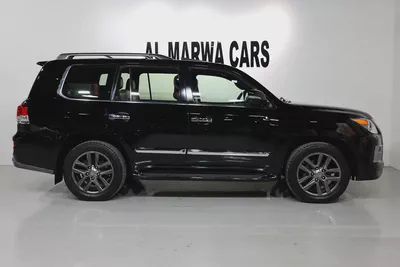 Lexus LX 570 Signature 2015 | GCC Specs | Pristine Condition-4