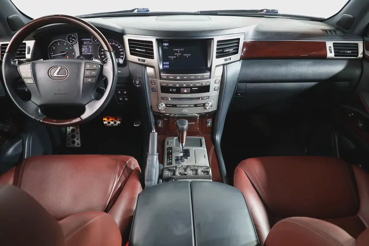 Lexus LX 570 Signature 2015 | GCC Specs | Pristine Condition-10-10