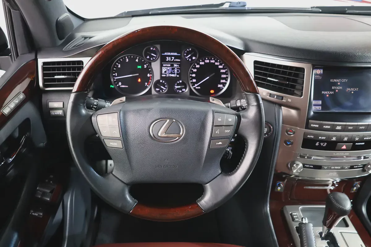 Lexus LX 570 Signature 2015 | GCC Specs | Pristine Condition-11-11
