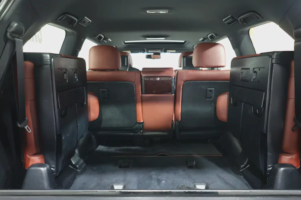 Lexus LX 570 Signature 2015 | GCC Specs | Pristine Condition-19-19