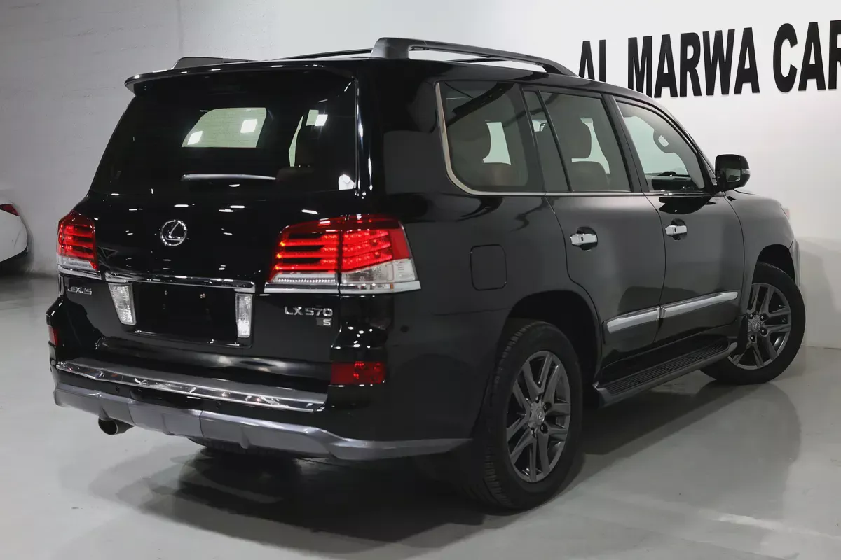 Lexus LX 570 Signature 2015 | GCC Specs | Pristine Condition-2-2