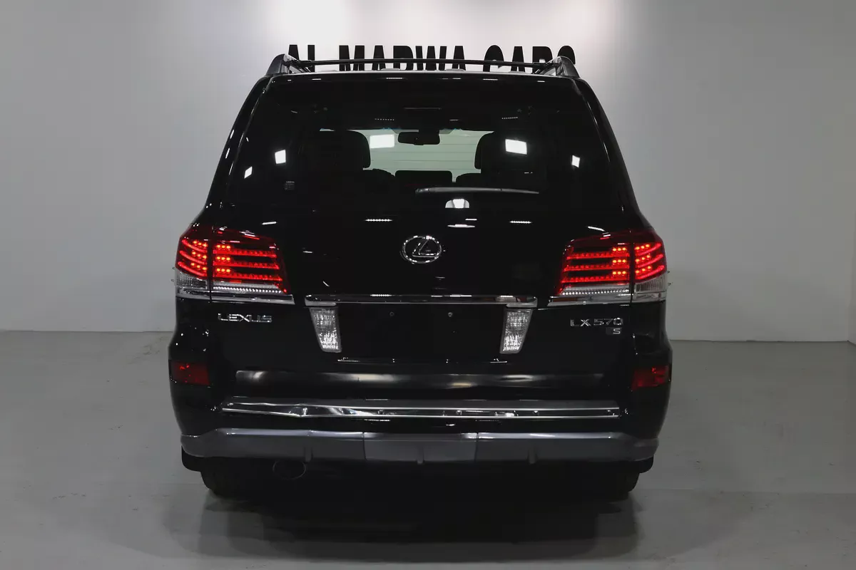 Lexus LX 570 Signature 2015 | GCC Specs | Pristine Condition-6-6