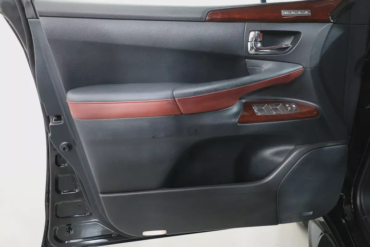 Lexus LX 570 Signature 2015 | GCC Specs | Pristine Condition-7-7