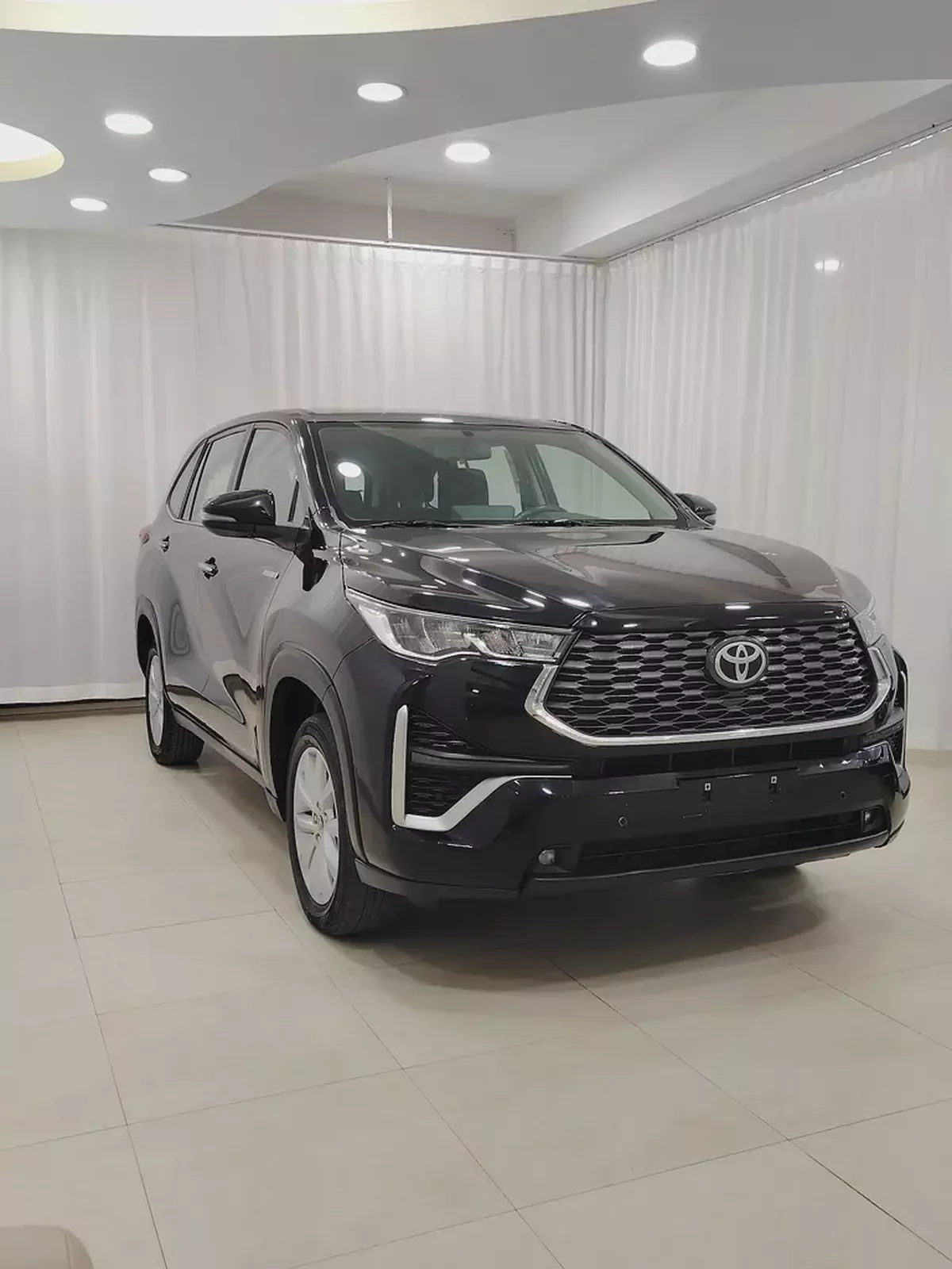 2025 Toyota Innova HyCross GCC Specs - Brand New Condition-2-2