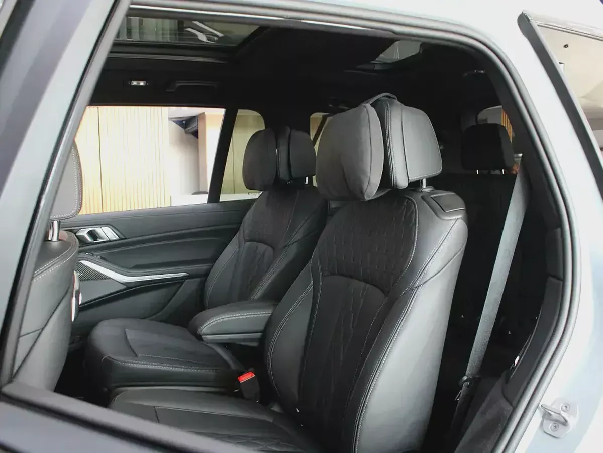 2024 - BMW X7 M60i - V8 | 7 seater with warranty-12-12