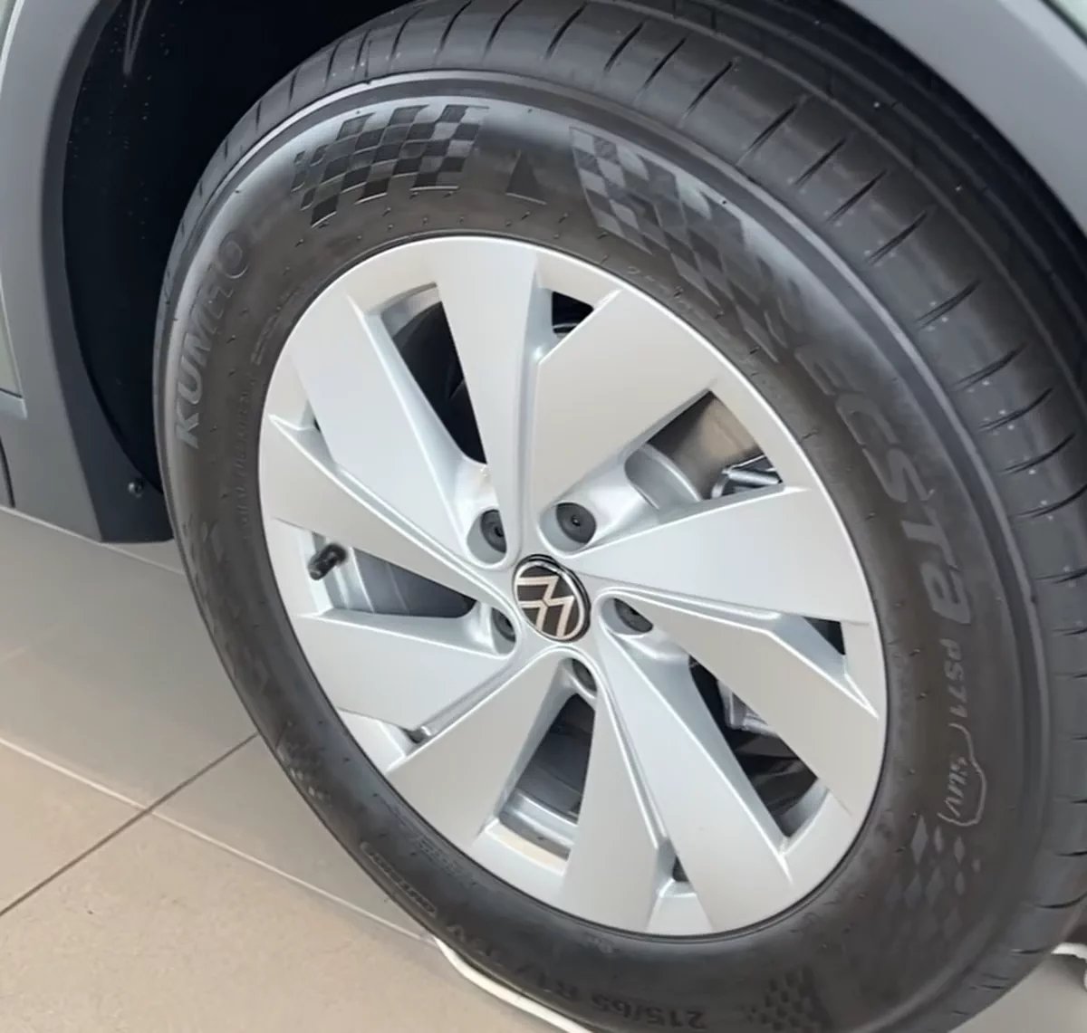2026 Volkswagen Tiguan-6-6