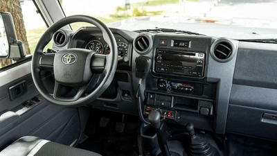 Toyota Land Cruiser 70 LC 78 HARDTOP 4.0L MT TOYOTA LAND CRUISER LC78 4.2L AMBULANCE-8