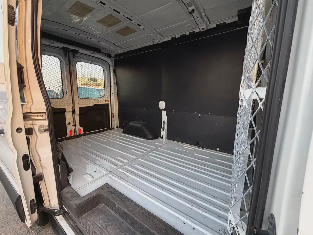 Ford Transit 2018 White-10-10