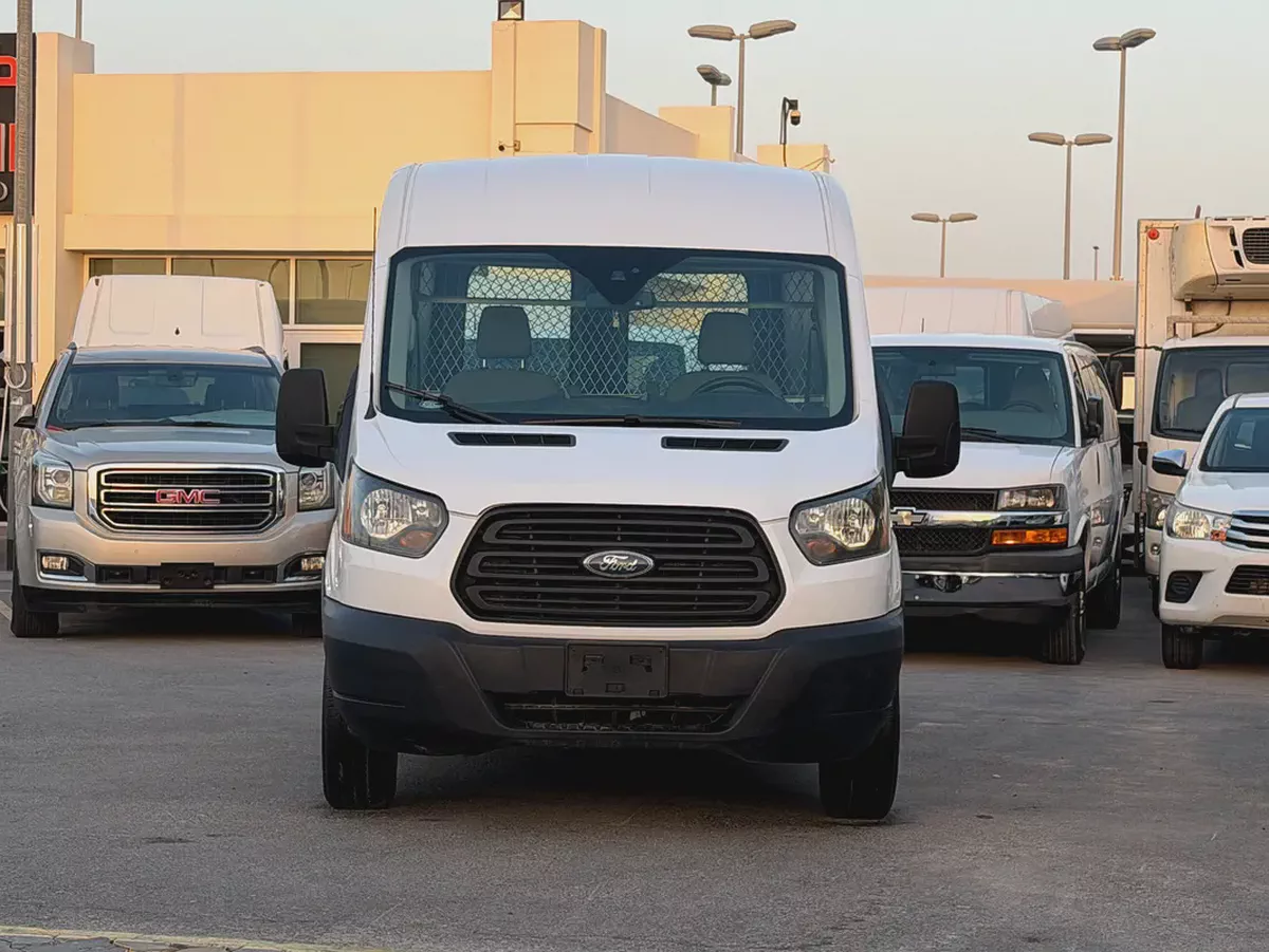 Ford Transit 2018 White-1-1