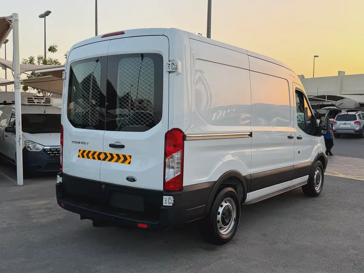Ford Transit 2018 White-8-8